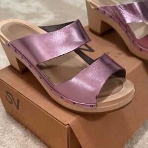 Elegant Metallic lavender Mules by Santa Venetia